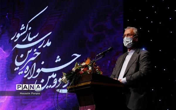 ربیعی: در ایام کرونا به انسان هایی نیاز داریم که برای دیگران ربیعی: در ایام کرونا به انسان هایی احتیاج داریم که برای دیگران درس آموزی نمایند