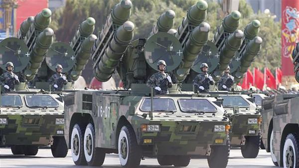تردد مشکوک ارتش چین در خیابان های این کشور